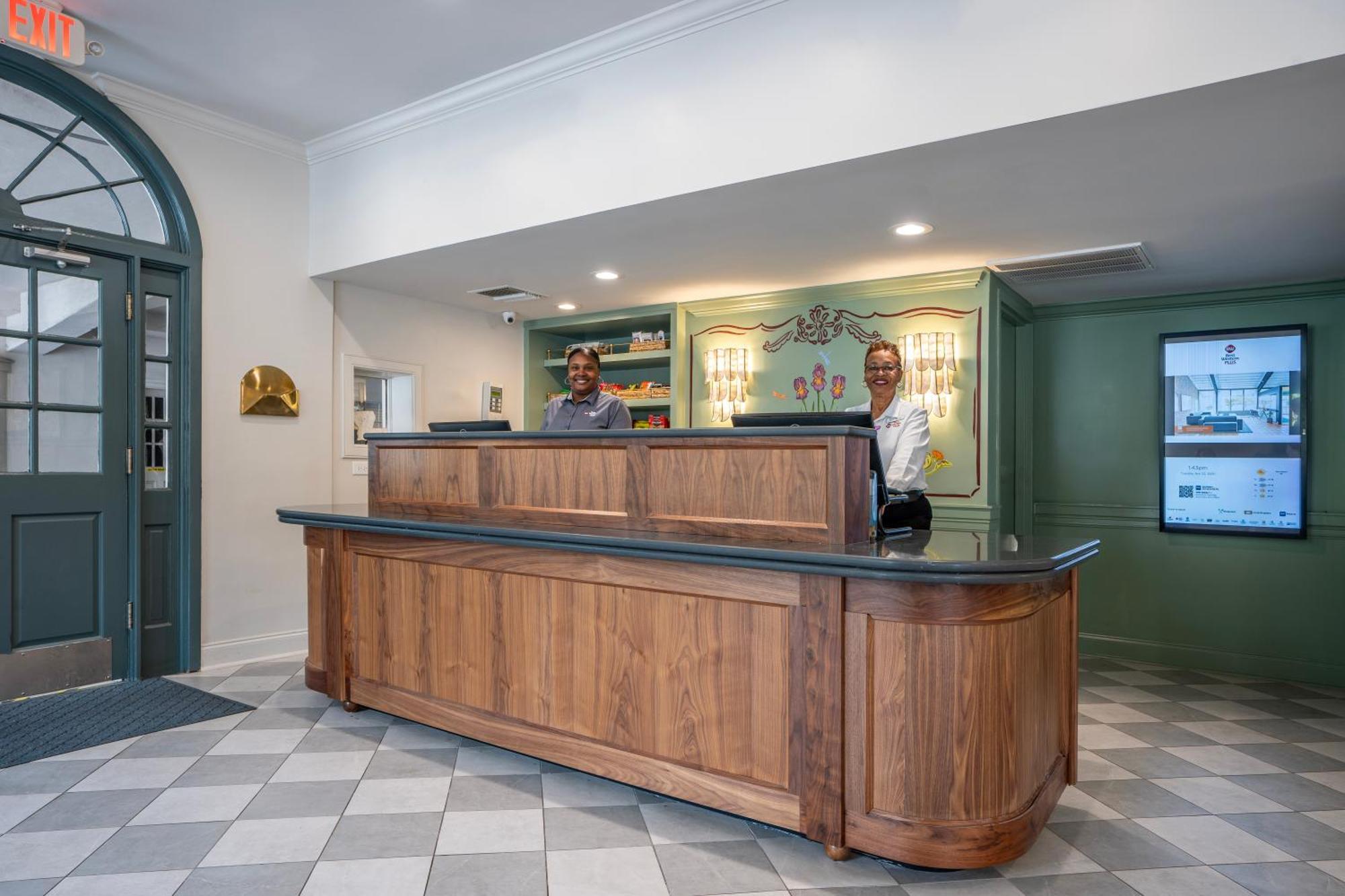 Western French Quarter Courtyard Hotel 4*